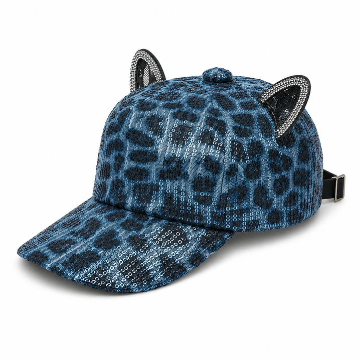 Cekinowa czapka dziecięca z daszkiem w niebieską panterkę i uszami – 46–54 cm