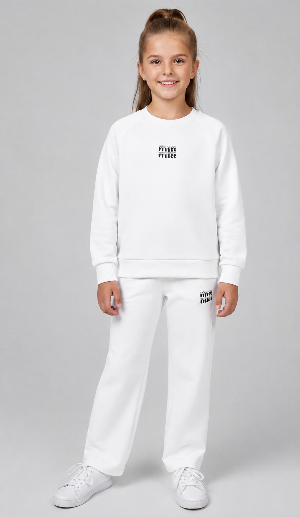 Komplet dresowy dziewczęcy More White